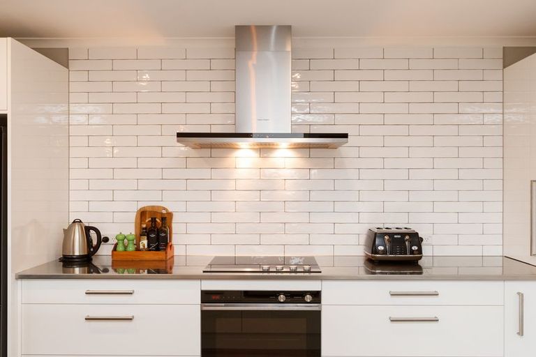 Photo of property in 20 Pegasus Place, Kelvin Grove, Palmerston North, 4414