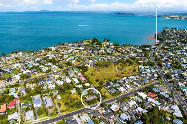 Photo of property in 17 Brandon Road, Manly, Whangaparaoa, 0930