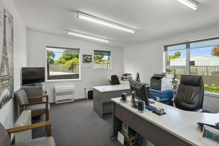 Photo of property in 214 Grahams Road, Burnside, Christchurch, 8053