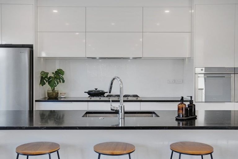 Photo of property in 26 Papa Orchard Drive, Kumeu, 0810