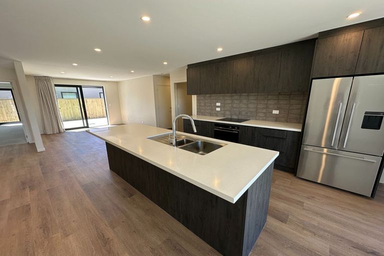 Photo of property in 203 Howden Drive, Jacks Point, 9371