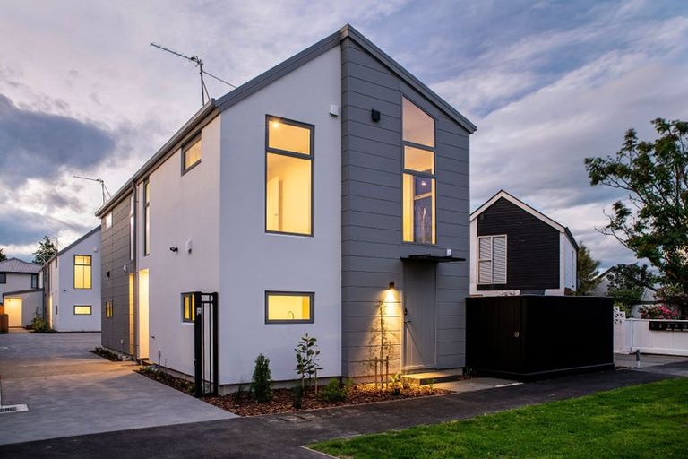 Photo of property in 65 Thackeray Place, Waltham, Christchurch, 8023