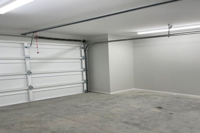 Photo of property in 3 Kopua Place, Whitby, Porirua, 5024