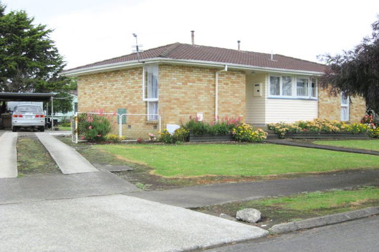 Photo of property in 21 Molesworth Place, Mangere, Auckland, 2022