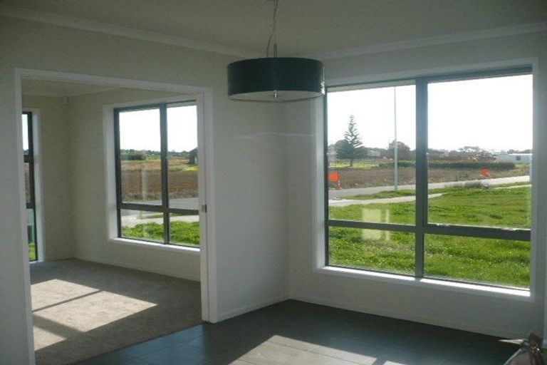 Photo of property in 12 Maxwell Road, Pukekohe, 2120