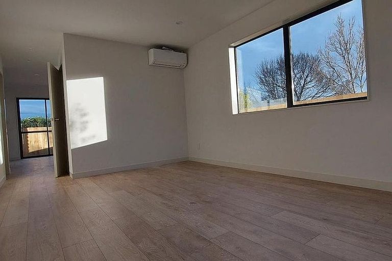 Photo of property in 29d Mackenzie Street, Te Atatu South, Auckland, 0610