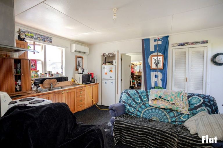Photo of property in 28 Fox Street, Woodville, 4920