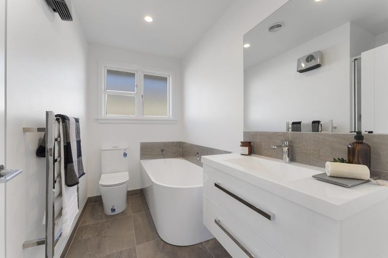 Photo of property in 2/187 Knowles Street, St Albans, Christchurch, 8052