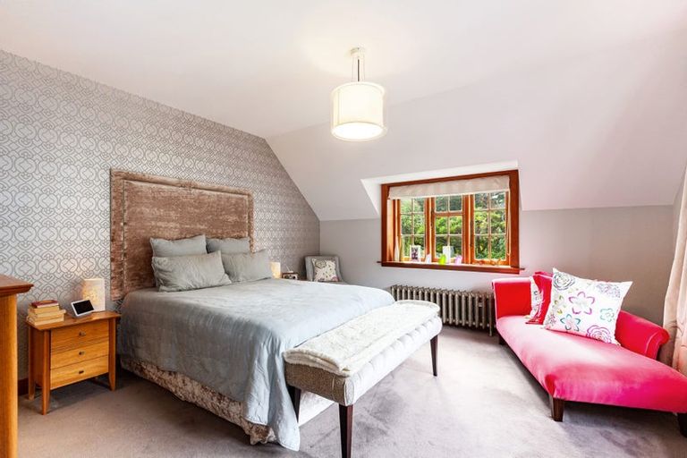 Photo of property in 2 Glen Road, Kelburn, Wellington, 6012
