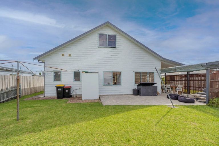 Photo of property in 17 Endeavour Close, Whitianga, 3510