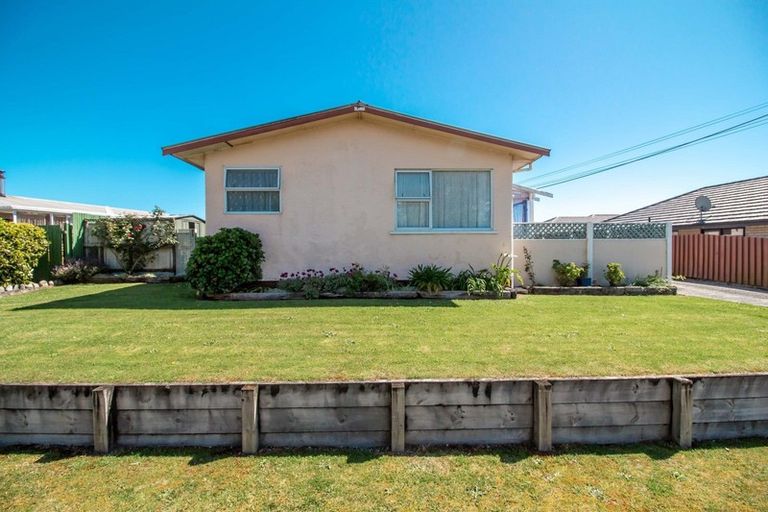 Photo of property in 48 Peel Street, Westport, 7825