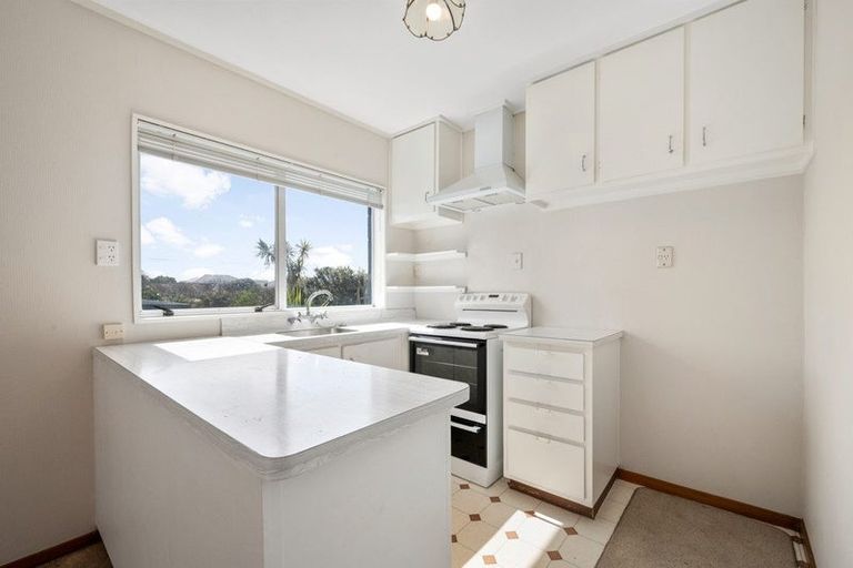 Photo of property in 8/218 Onepu Road, Lyall Bay, Wellington, 6022