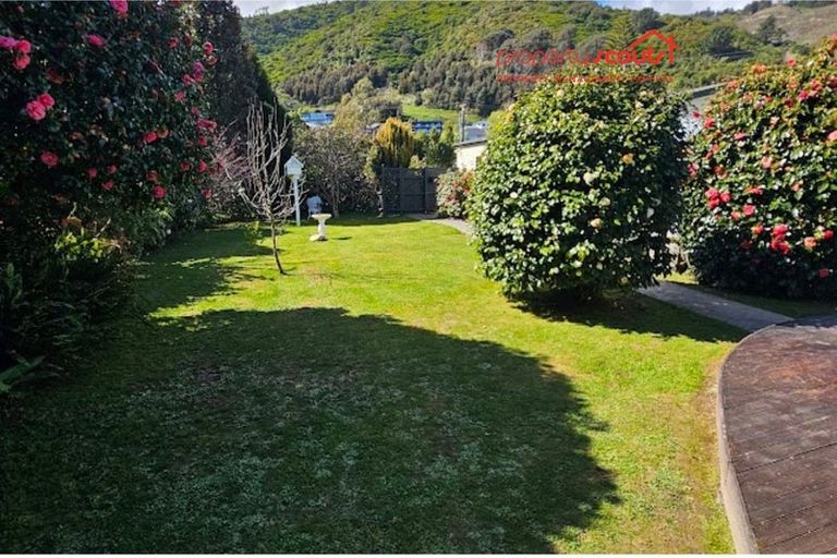 Photo of property in 62 Elizabeth Street, Waikanae, 5036