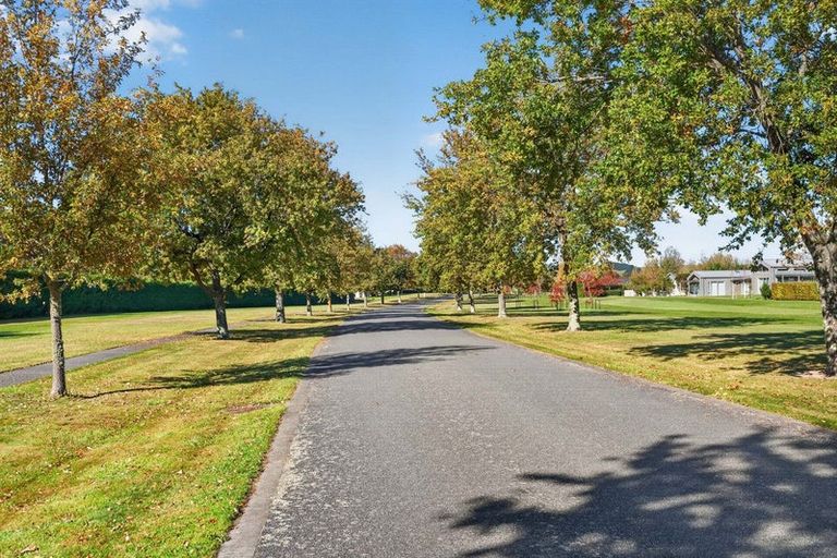 Photo of property in 5 Eagle Place, Martinborough, 5711