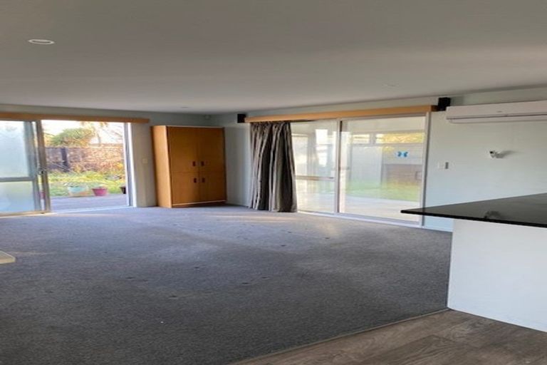 Photo of property in 9 Cuffs Road, Wainoni, Christchurch, 8061