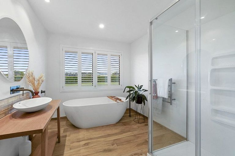 Photo of property in 132 Henwood Road, Paraite, New Plymouth, 4372