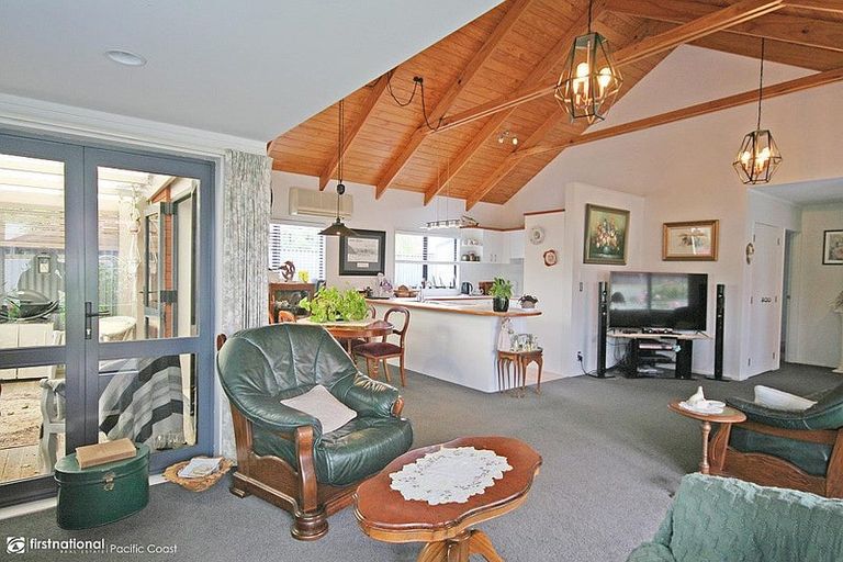 Photo of property in 107b Ocean Road, Whangamata, 3620