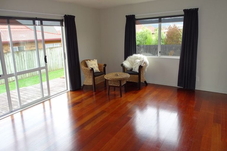 Photo of property in 3 Fuller Close, Levin, 5510