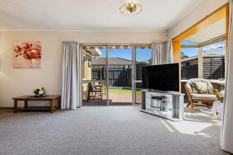 Photo of property in 38 Edward Avenue, Orewa, 0931