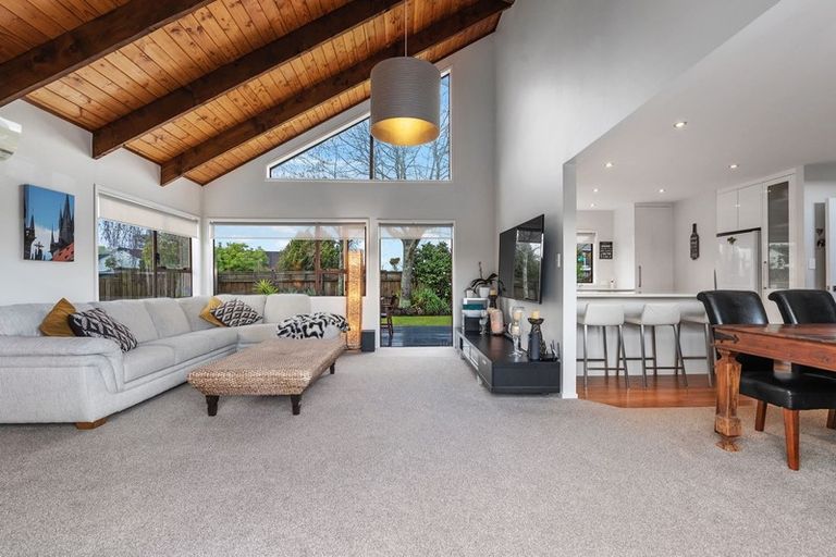 Photo of property in 188 Luckens Road, West Harbour, Auckland, 0618