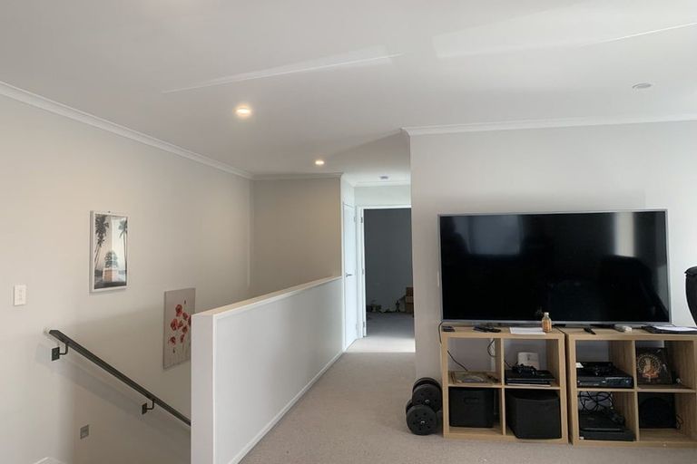 Photo of property in 18 Te Rito Road, Hobsonville, Auckland, 0616