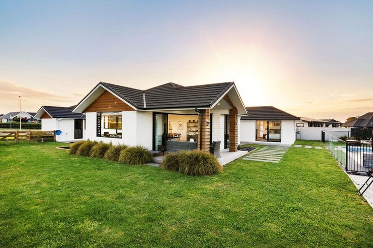 Photo of property in 2 Moemoea Place, Cambridge, 3434