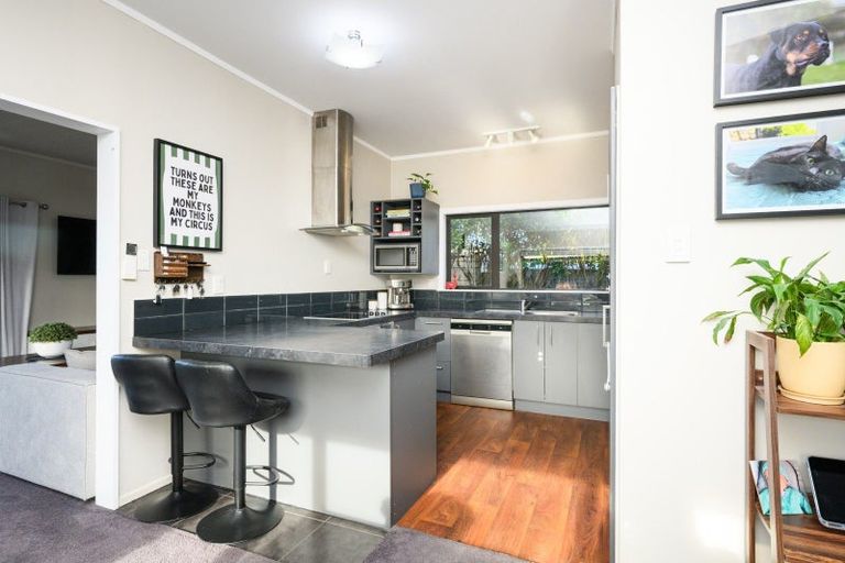 Photo of property in 6 Willowstream Grove, Cloverlea, Palmerston North, 4412