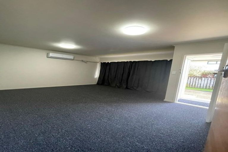 Photo of property in 2/37 Clevedon Road, Papakura, 2110