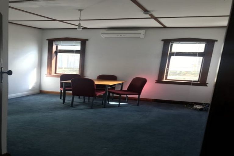 Photo of property in 94 Endeavour Street, Lyall Bay, Wellington, 6022