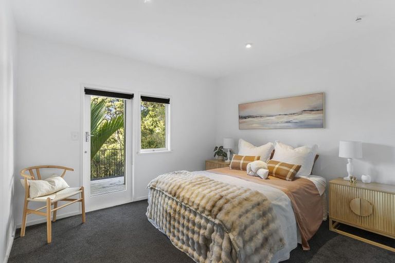 Photo of property in 2/42 Island Road, Beach Haven, Auckland, 0626