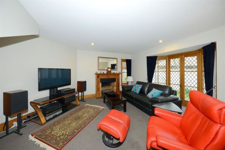 Photo of property in 16 Glenburn Place, Avonhead, Christchurch, 8042