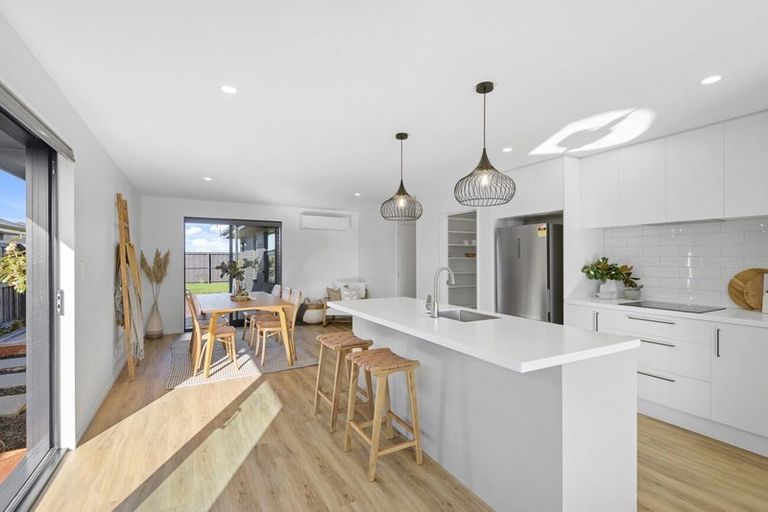 Photo of property in 42 Finstock Way, Rolleston, 7614