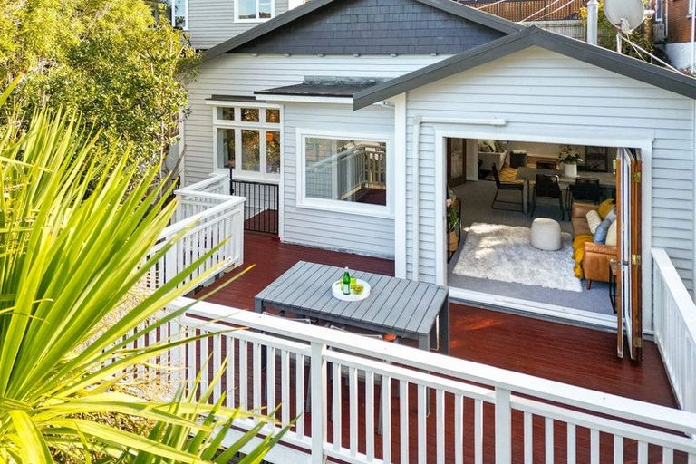 Photo of property in 23 Rothsay Road, Ngaio, Wellington, 6035