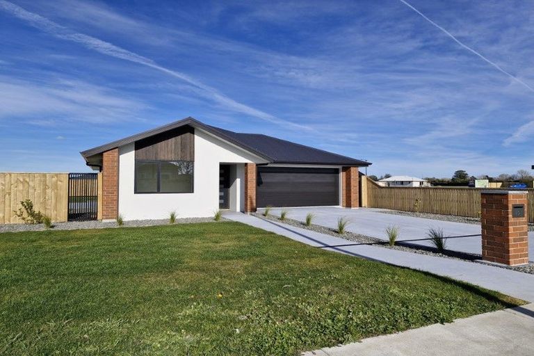 Photo of property in 72 Turuturu Road, Hawera, 4674