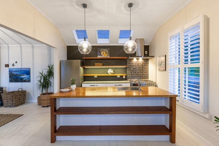 Photo of property in 3 Sand Track, Paekakariki, 5034