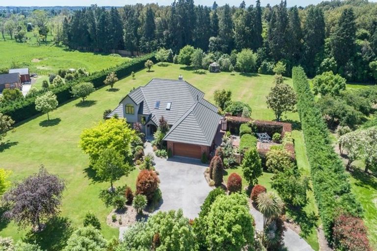 Photo of property in 32 Pohutukawa Drive, Levin, 5571