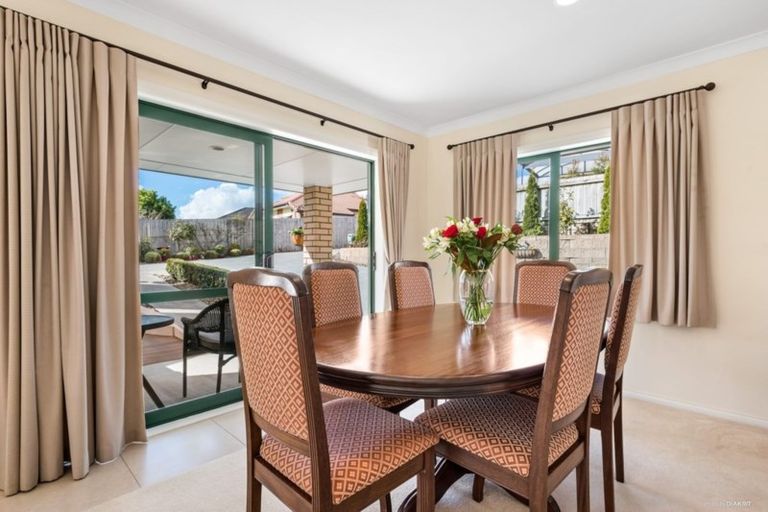 Photo of property in 15 Ina Ville Drive, Pukekohe, 2120