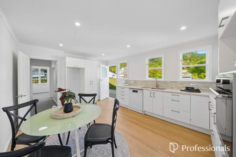 Photo of property in 88 Waddington Drive, Naenae, Lower Hutt, 5011