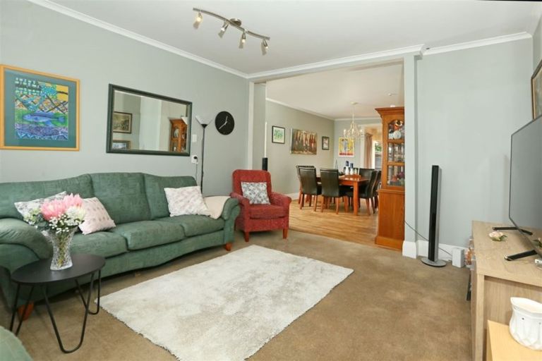 Photo of property in 249a Great North Road, Henderson, Auckland, 0612