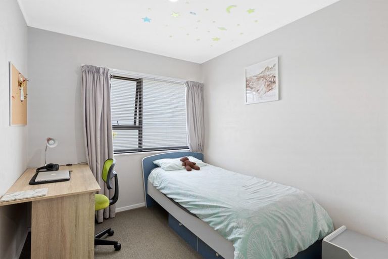 Photo of property in 21 Red Beach Road, Red Beach, 0932