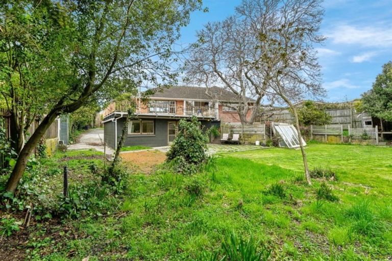 Photo of property in 121 Saint Martins Road, Saint Martins, Christchurch, 8022