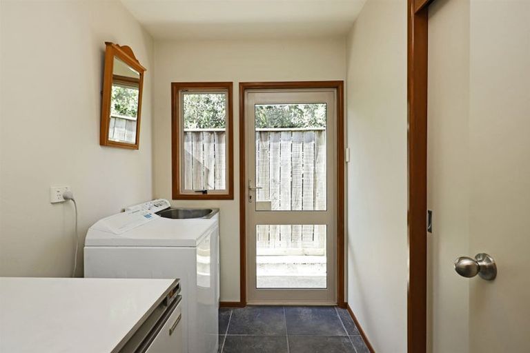 Photo of property in 6 Saint Hill Rise, Havelock North, 4130