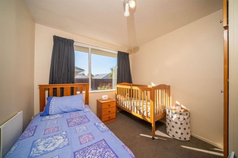 Photo of property in 487 Mairehau Road, Parklands, Christchurch, 8083