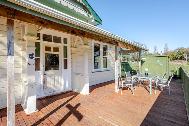 Photo of property in 41 Riverdale Road, Dannevirke, 4930