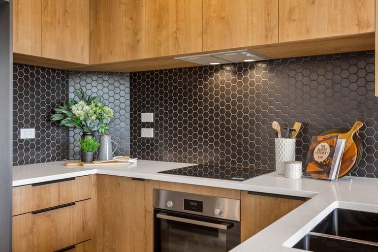 Photo of property in 7/13 Fairdale Place, Birkdale, Auckland, 0626