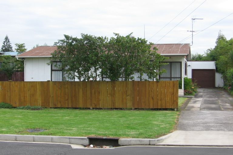 Photo of property in 4 Lipscombe Avenue, Papatoetoe, Auckland, 2025