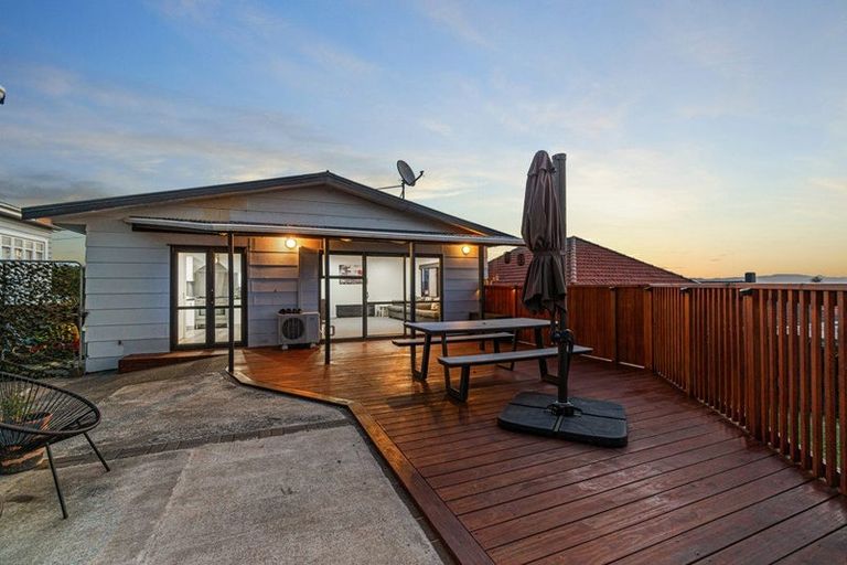 Photo of property in 34 Karaka Street, Helensville, 0800