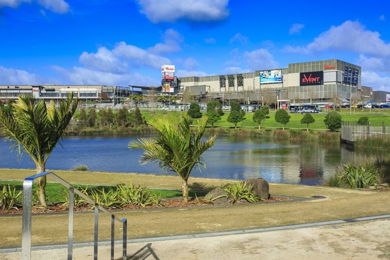 Photo of property in 604/27 Don Mckinnon Drive, Albany, Auckland, 0632