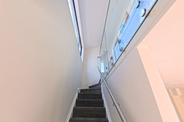 Photo of property in 6/20 William Souter Street, Forrest Hill, Auckland, 0620