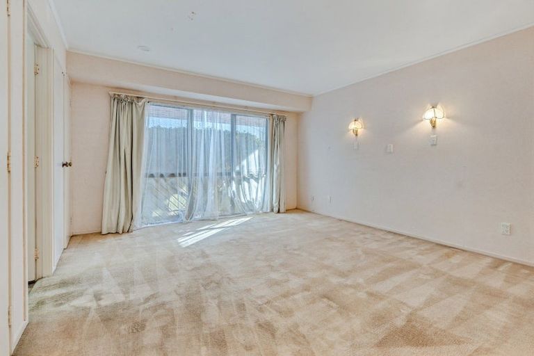 Photo of property in 31a The Esplanade, Eastern Beach, Auckland, 2012